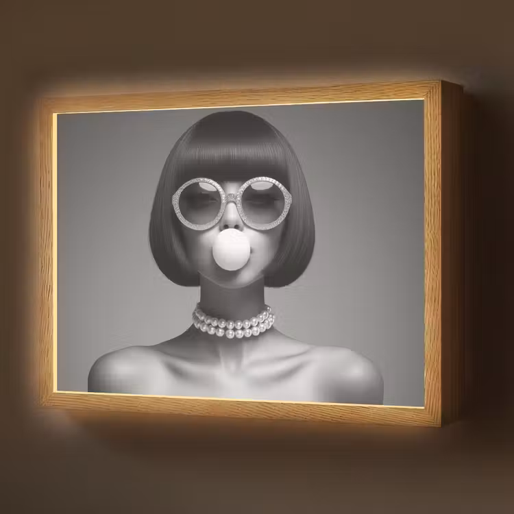 Lightbox - Wandlamp - Vrouw - Zwart Wit - Ketting - Zonnebril — 1