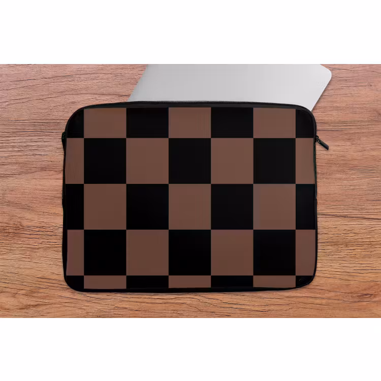 Laptophoes - Schaakbord print - Bruin - Zwart - Blokjes — 2