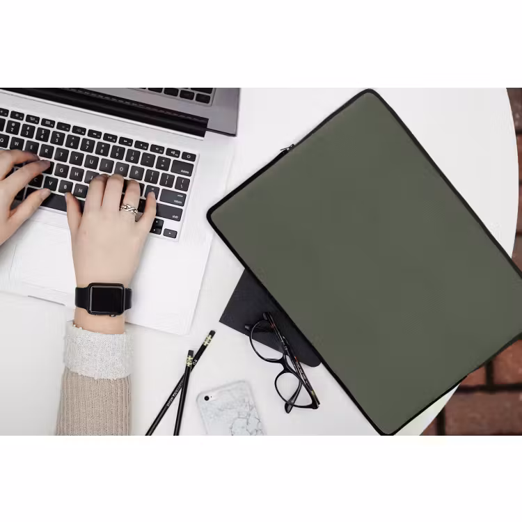 Laptophoes - Groen - Effen kleur - Olijfgroen — 2
