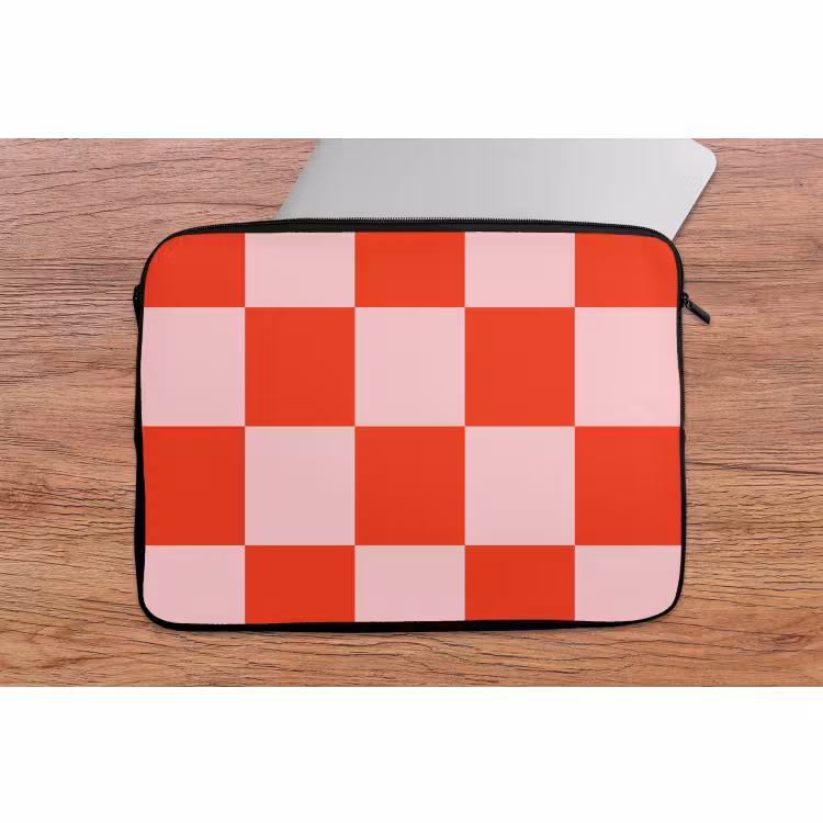 Laptophoes - Schaakbord patroon - Rood - Roze - Blokjes — 2
