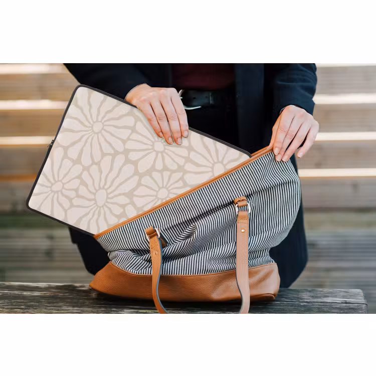 Laptophoes - Bloemen - Print - Beige - Bruin - Minimalistisch — 4