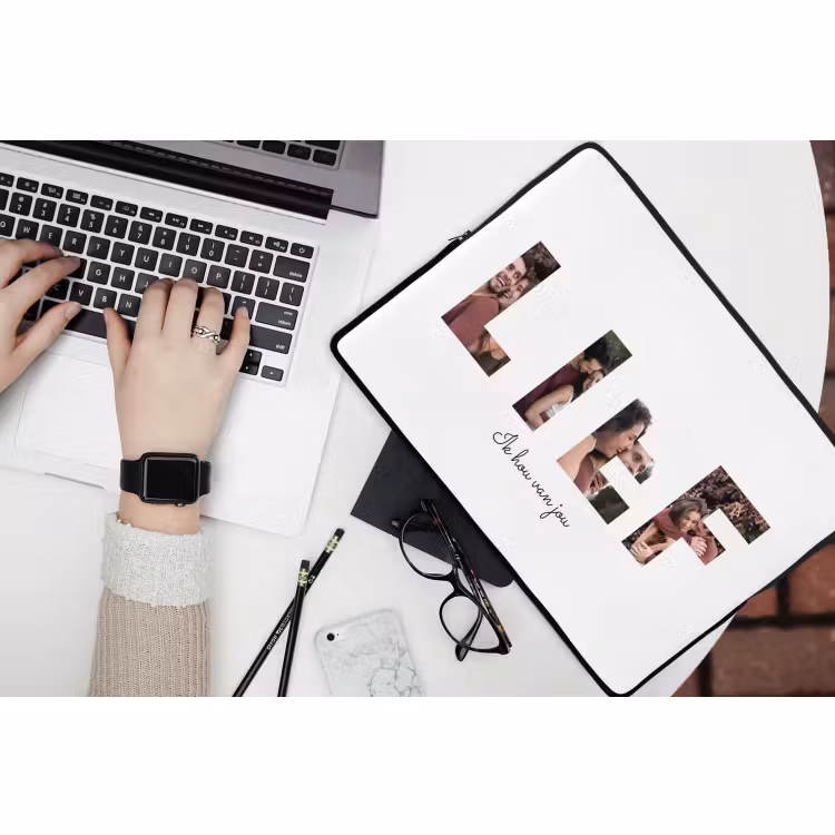 Gepersonaliseerde laptophoes - Lief - Lettercollage — 3