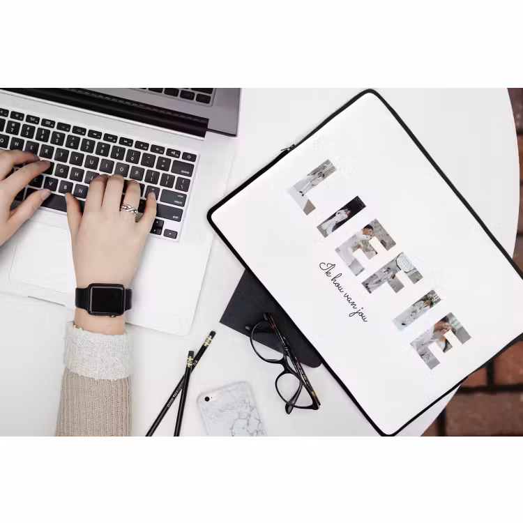 Gepersonaliseerde laptophoes - Liefie - Lettercollage — 3